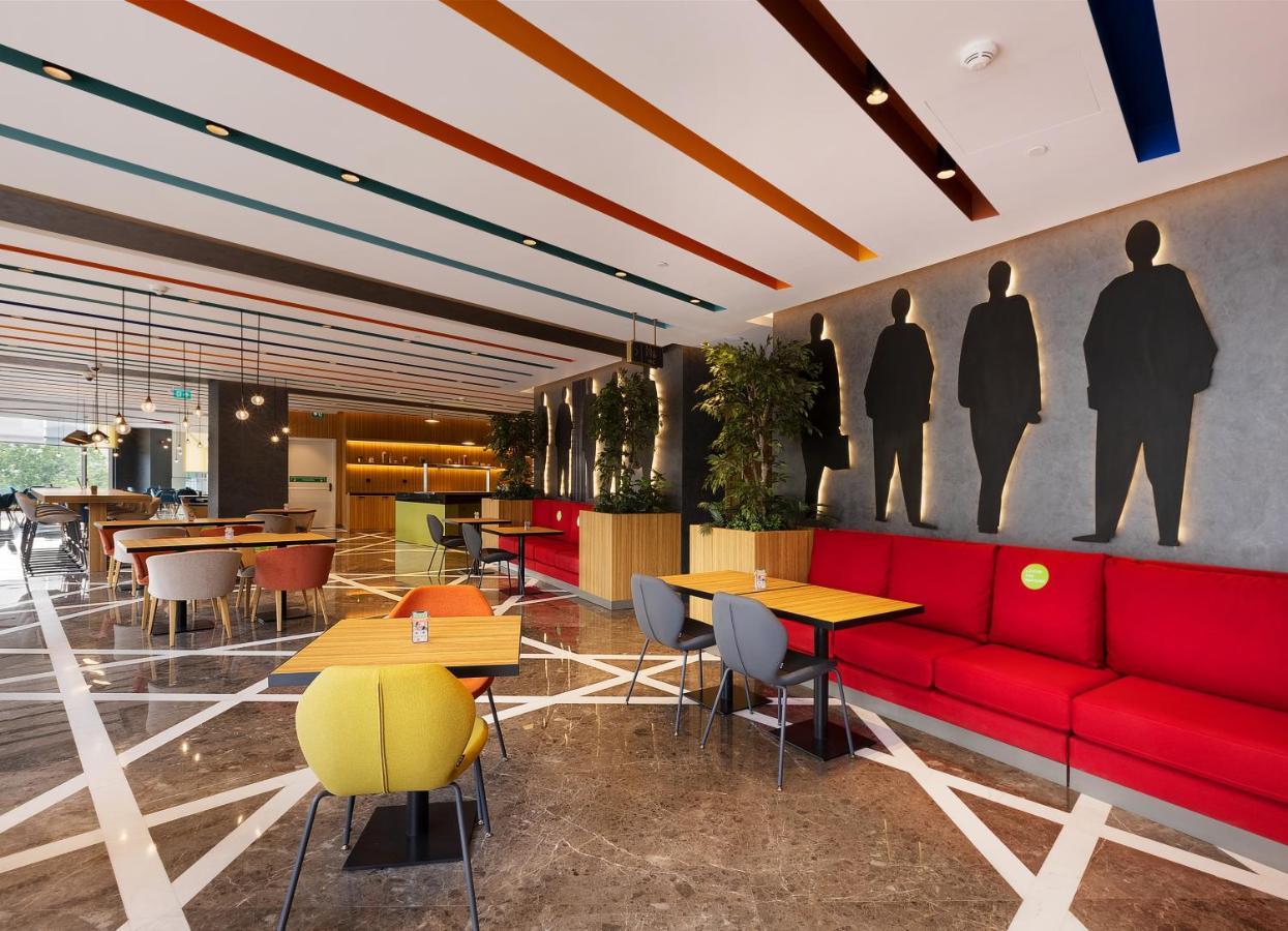 Ibis Styles Istanbul Merter Eksteriør billede The interior of the lounge