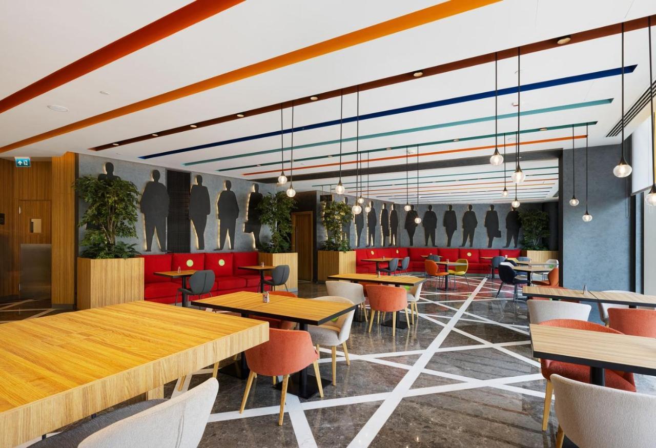 Ibis Styles Istanbul Merter Eksteriør billede The interior of the restaurant