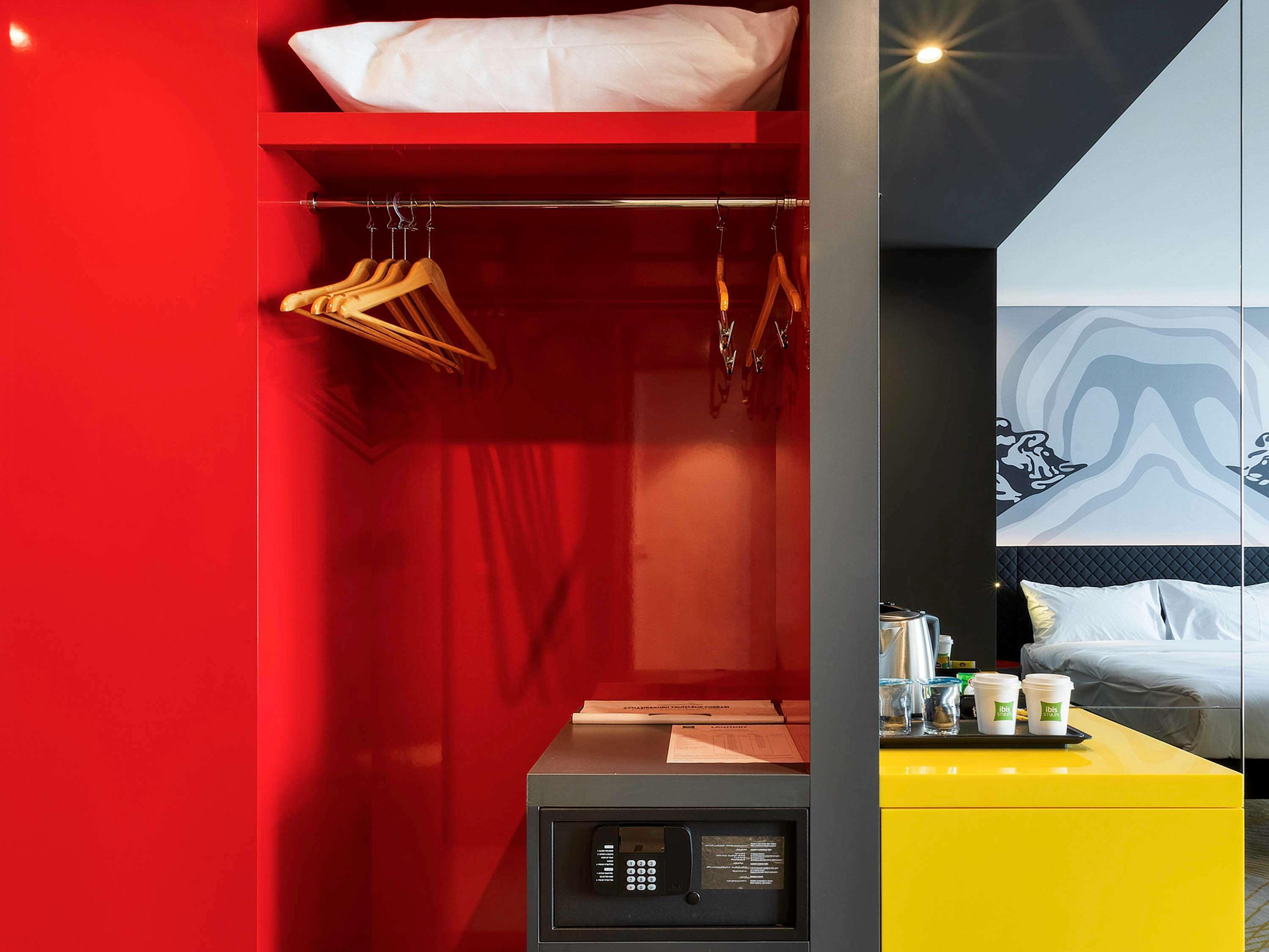 Ibis Styles Istanbul Merter Eksteriør billede A room at the hotel