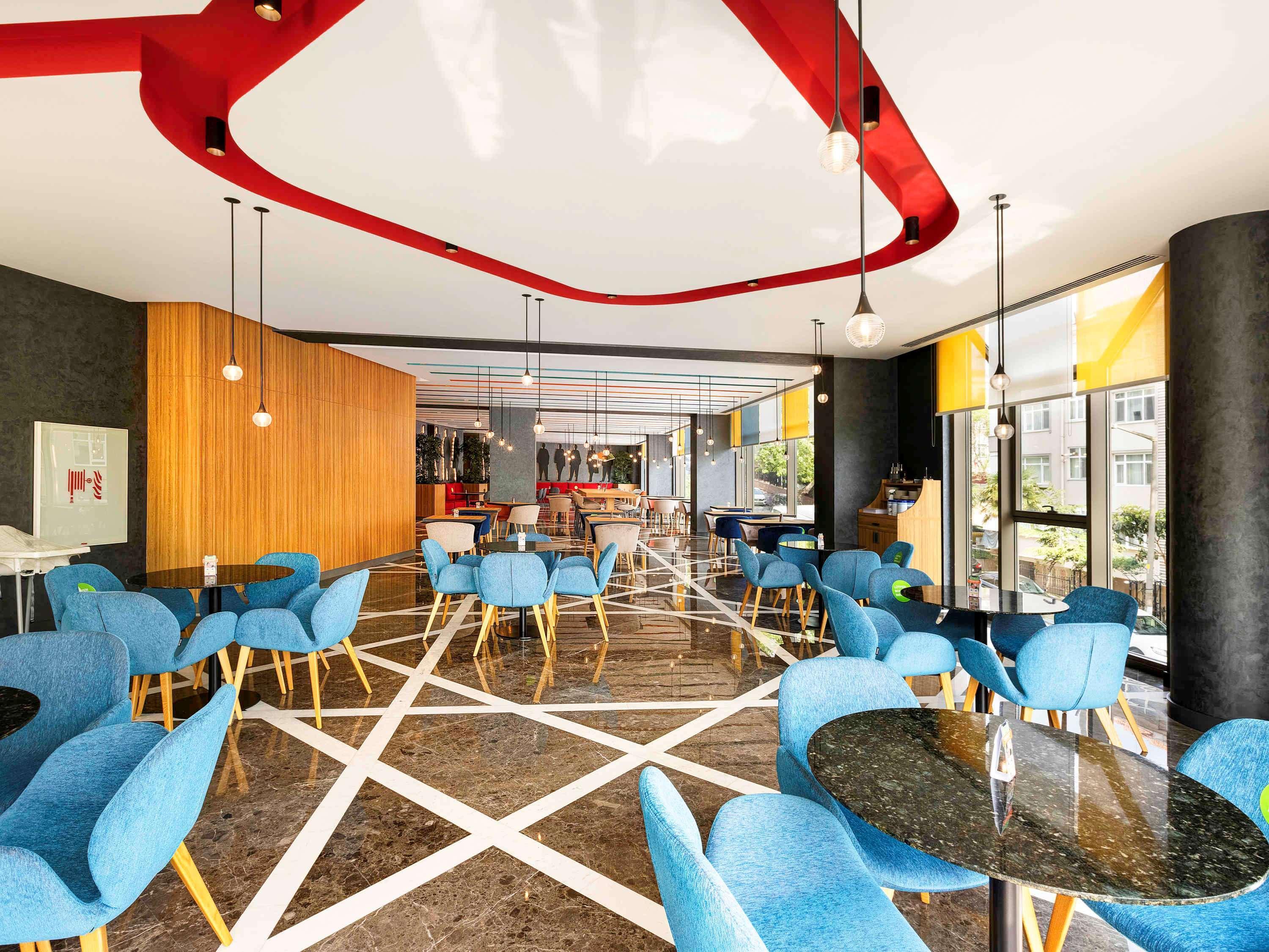 Ibis Styles Istanbul Merter Eksteriør billede The interior of the restaurant