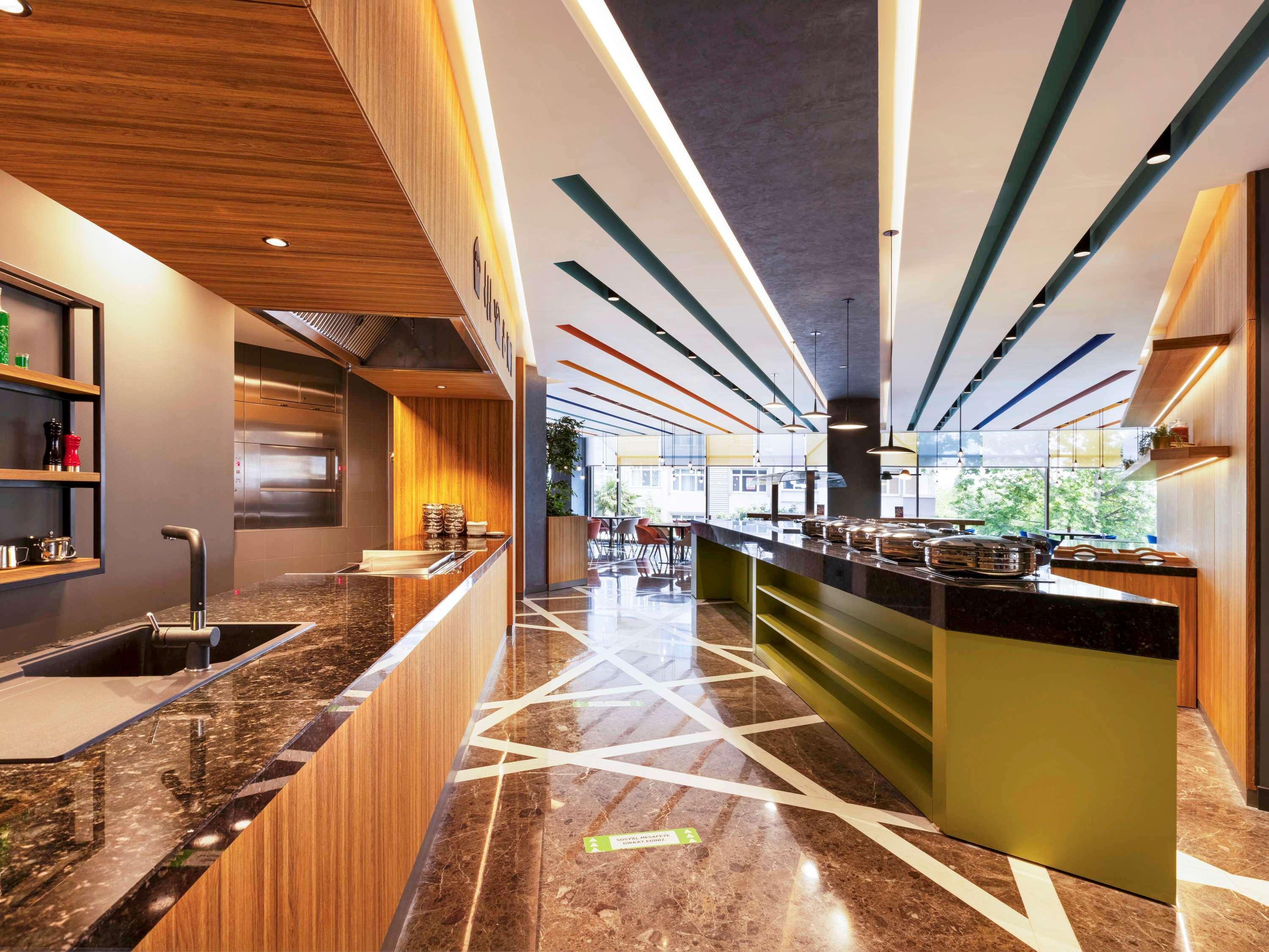 Ibis Styles Istanbul Merter Eksteriør billede The kitchen