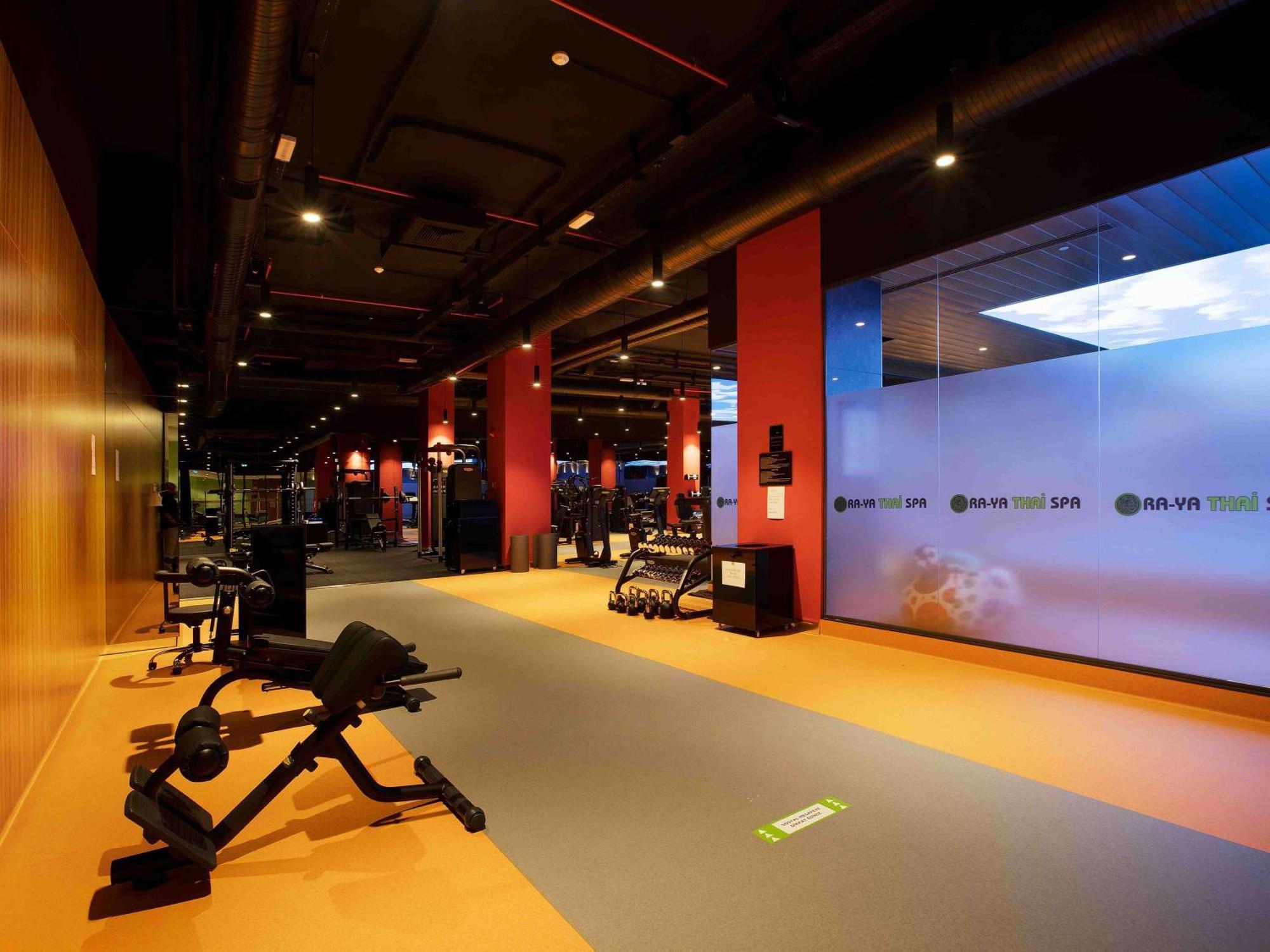 Ibis Styles Istanbul Merter Eksteriør billede The gym at the hotel
