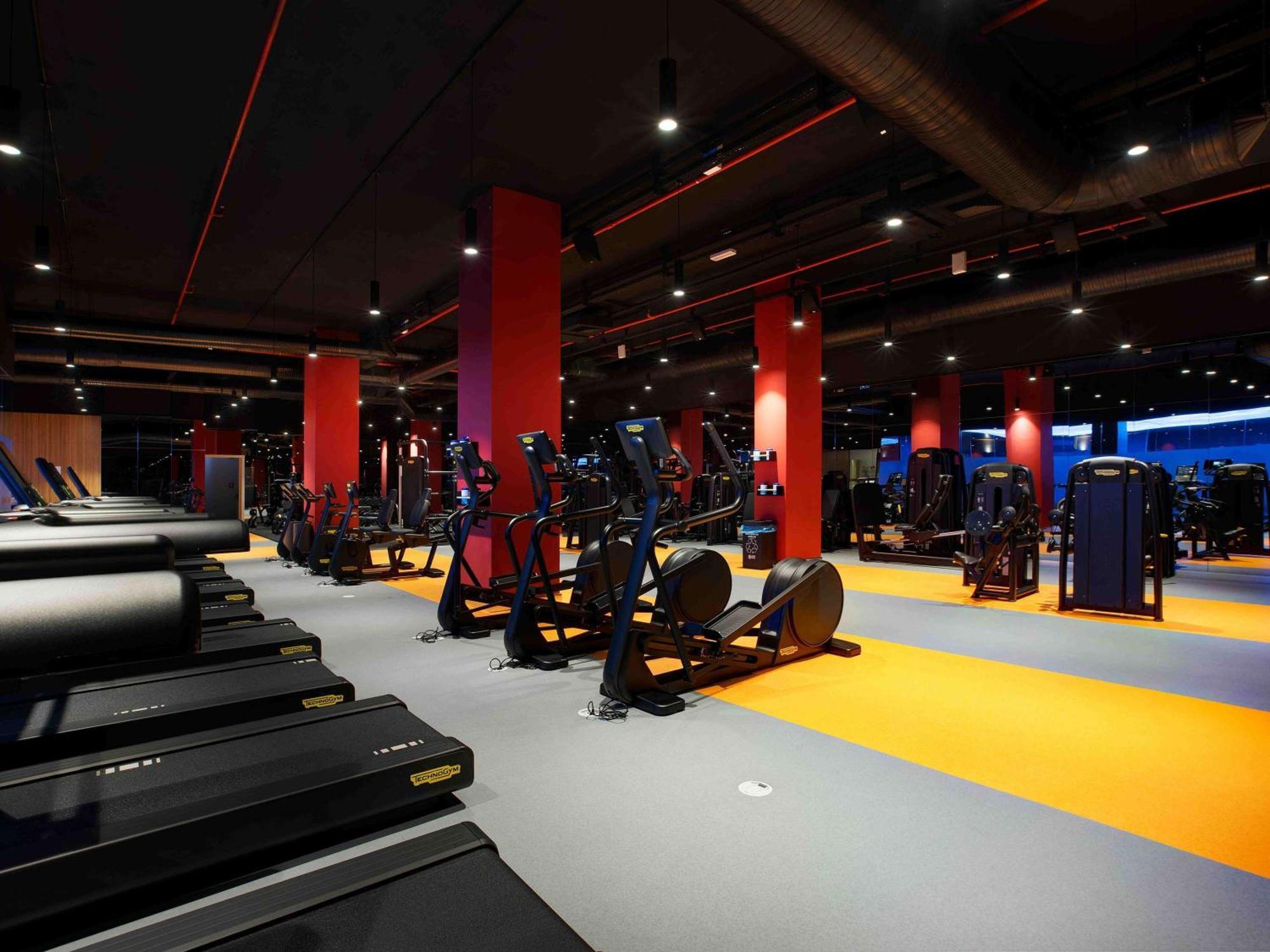 Ibis Styles Istanbul Merter Eksteriør billede The gym at the hotel